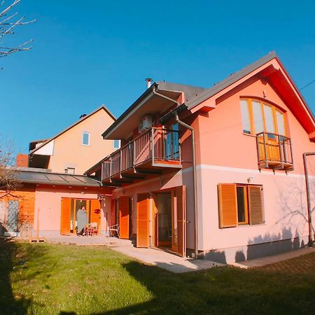 Хостел Buzahouse Любляна Екстер'єр фото