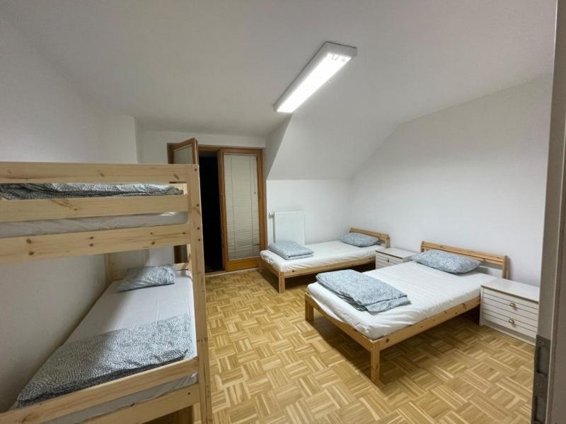 Хостел Buzahouse Любляна Екстер'єр фото